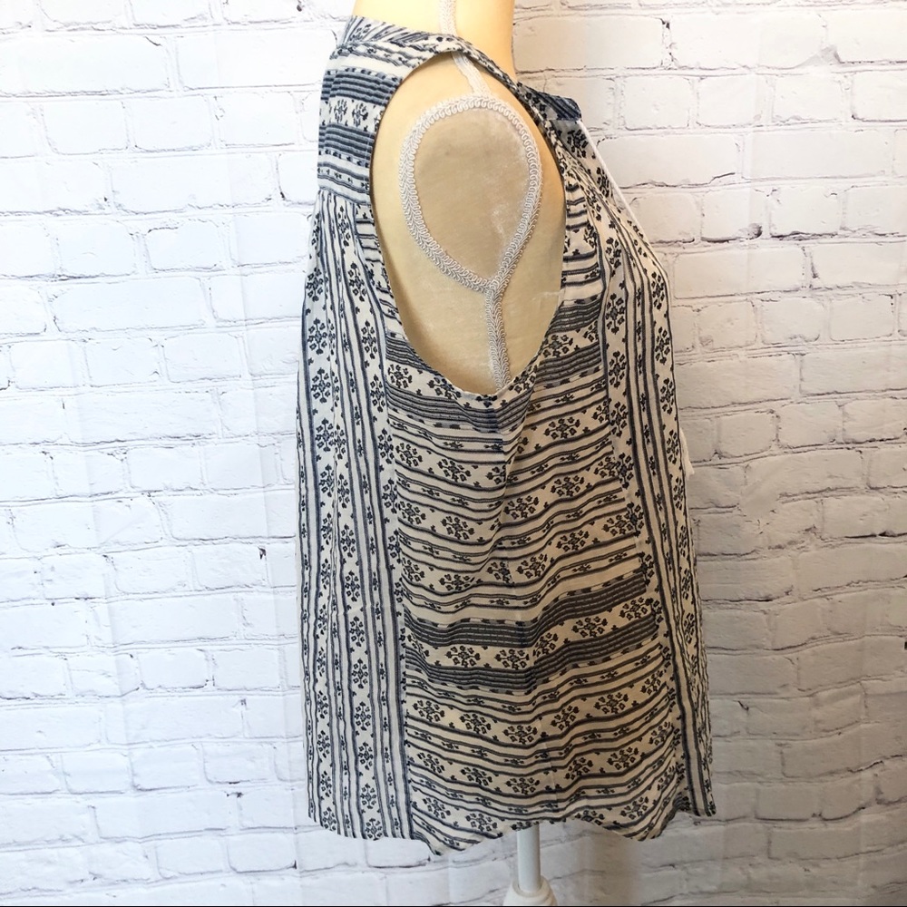 Paige Blue & White Pullover Patterned Tank Top - image 8